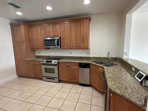 3rd image of 7588 Toscana Blvd APT 423