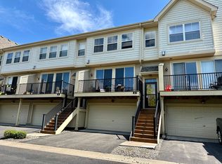 4665 Victor Path UNIT 8, Hugo, MN 55038