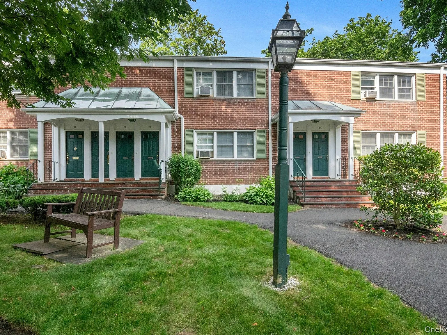 1 bed, 1.0 bath, 735 sqft, $3,000 — Photo 2
