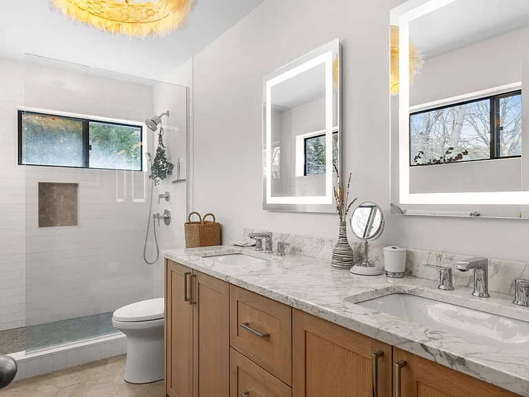 79 Spring Pond Ln — Photo 17