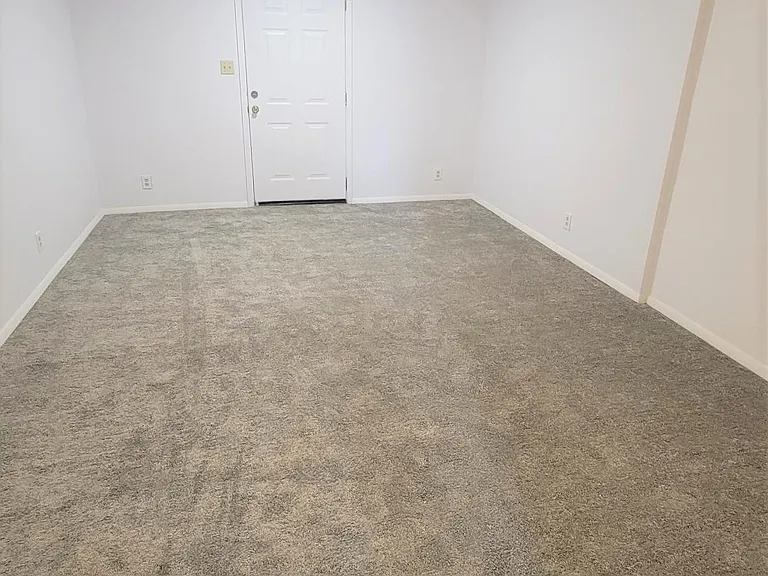 612 Morris St NE — Photo 36