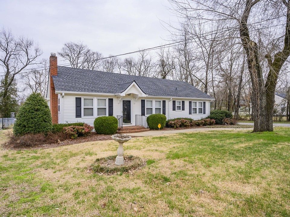 1st image of 708 Kingwood Dr