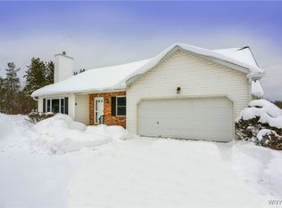 6055 Quaker Hollow Rd APT 1, Orchard Park, NY 14127