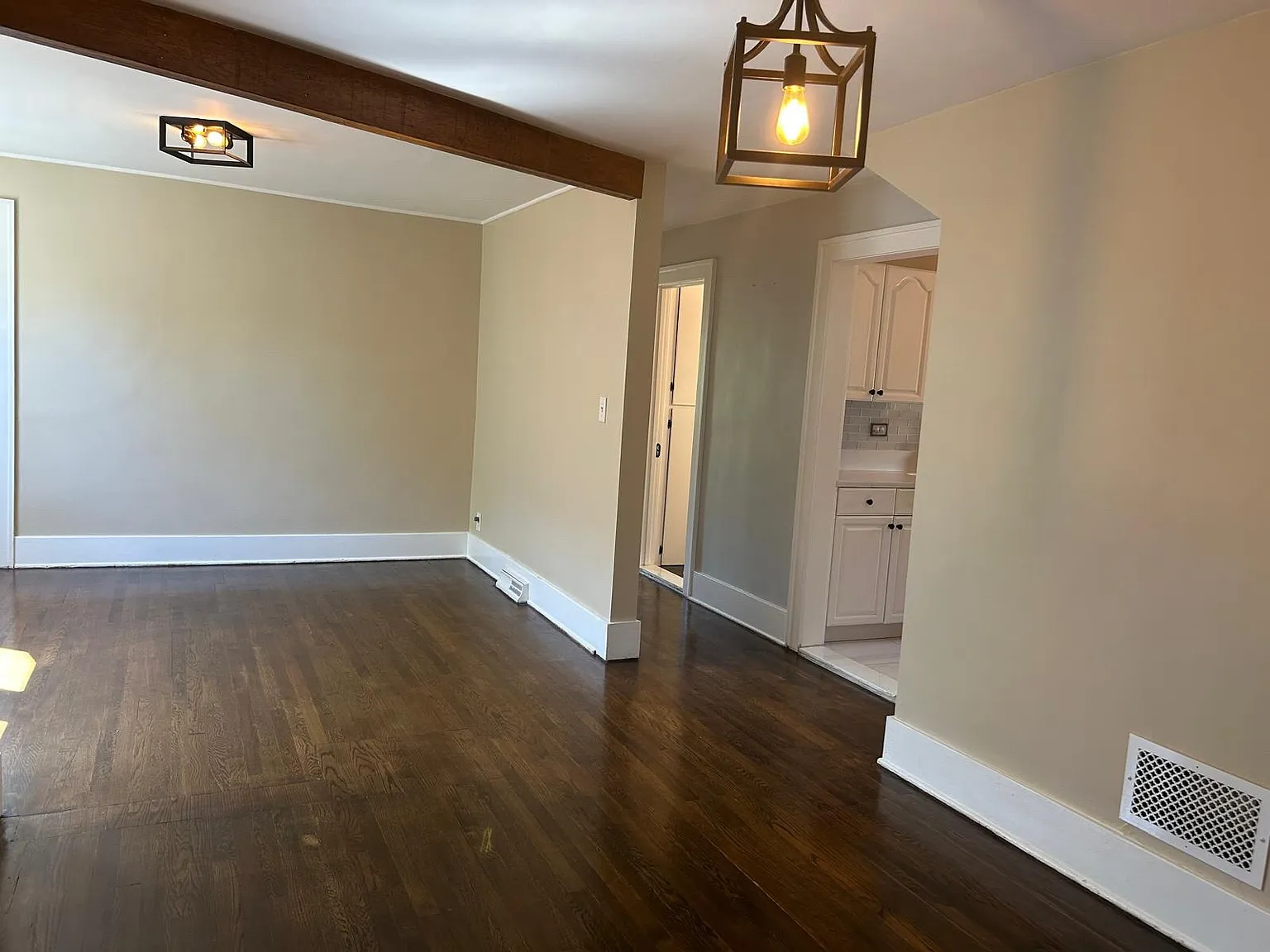 1 bed, 700 sqft, $1,100 — Photo 3