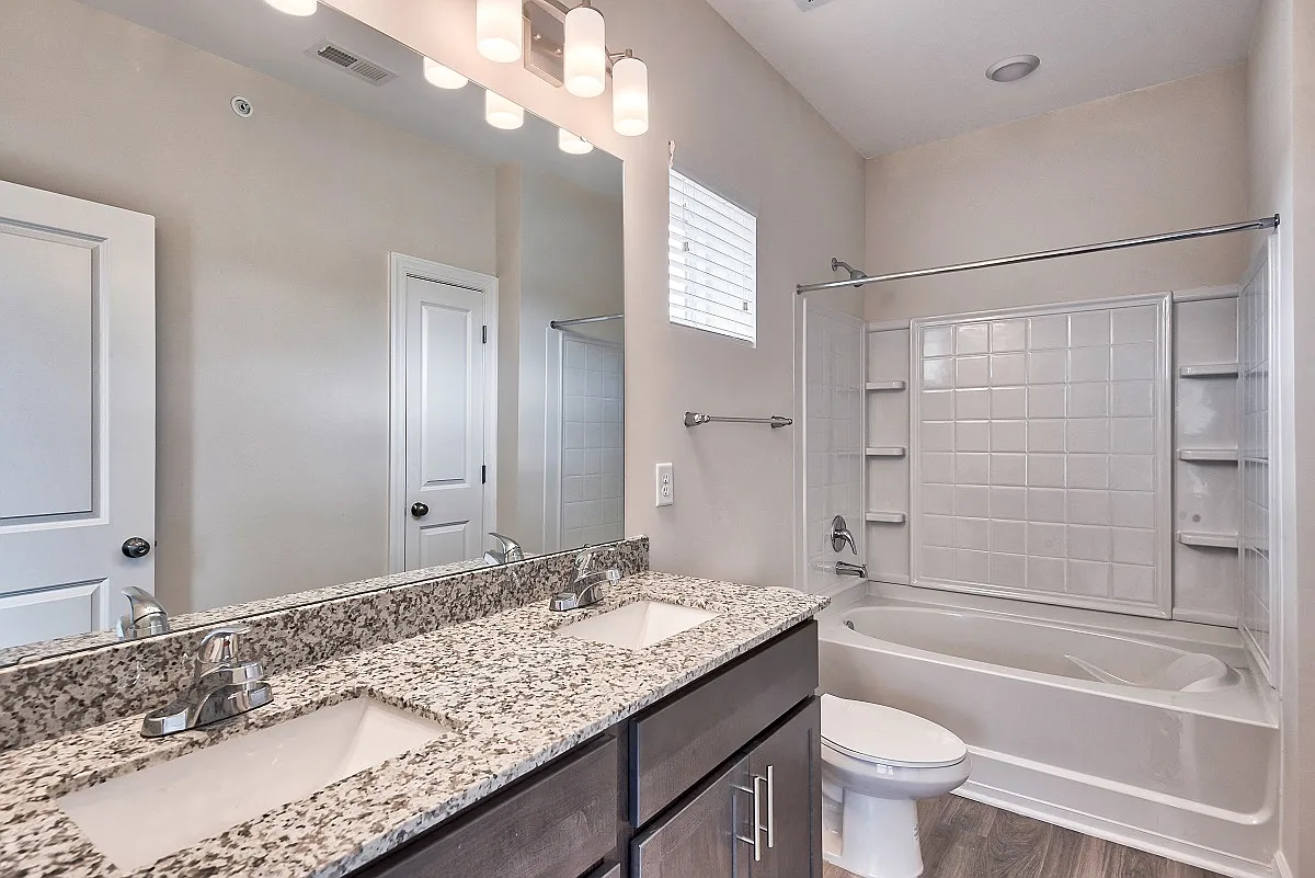 Pines at Glen Laurel Luxury Apartments — Photo 2