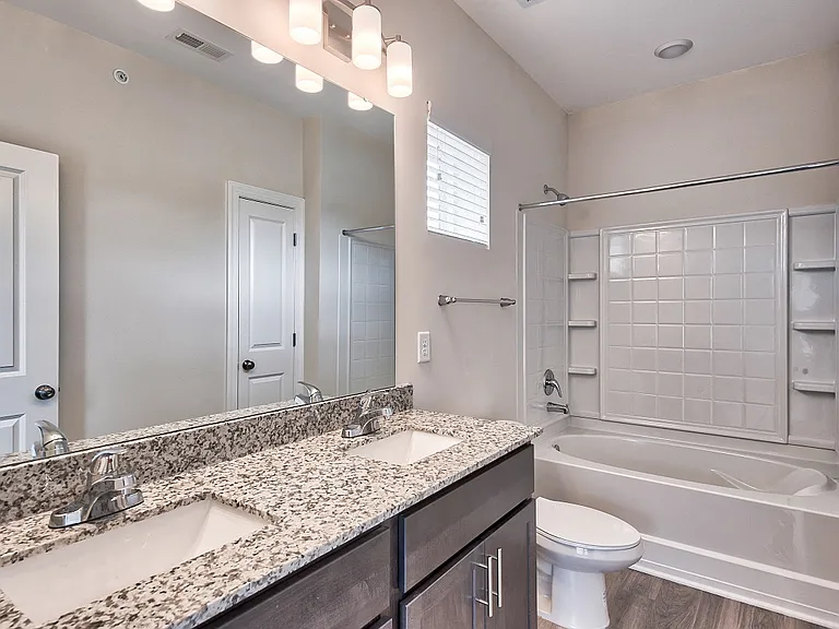 Pines at Glen Laurel Luxury Apartments — Photo 2