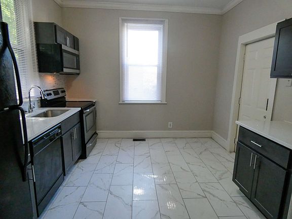 4th image of 639 W 26th St APT A