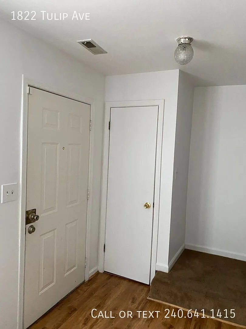 Lovely 3 Bedroom Townhouse in Forestville! — Photo 3
