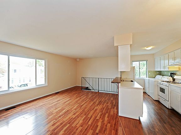 Kitchen / Living Room