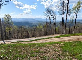 833 Hemlock Trl, Franklin, NC 28734