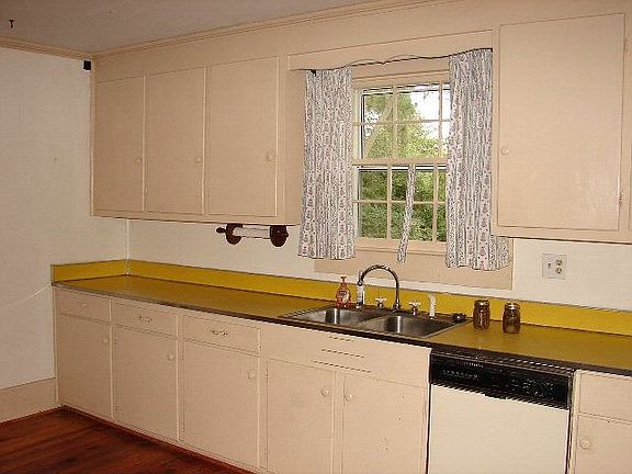 5th image of 203 E Dickerson St