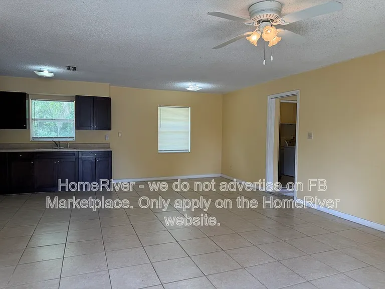 9702 Theresa Cir — Photo 8