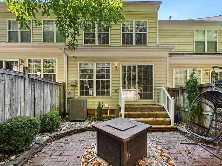 1319 Vintage Pl — Photo 29
