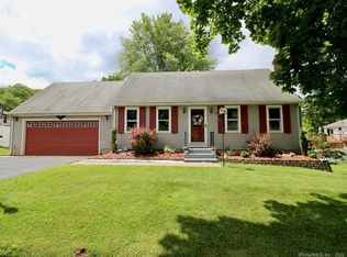 8 Stevenson Rd, Meriden, CT 06451