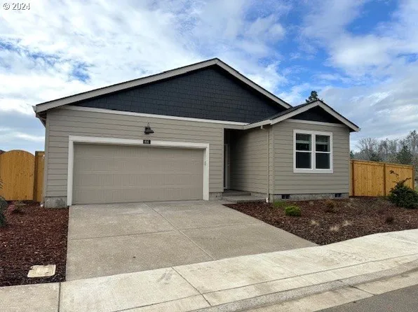 600 Wetleau Dr, Lowell, OR 97452