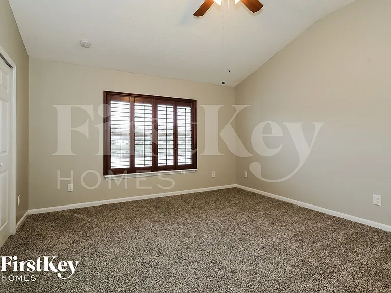 5668 Village Pond Cir — Photo 8