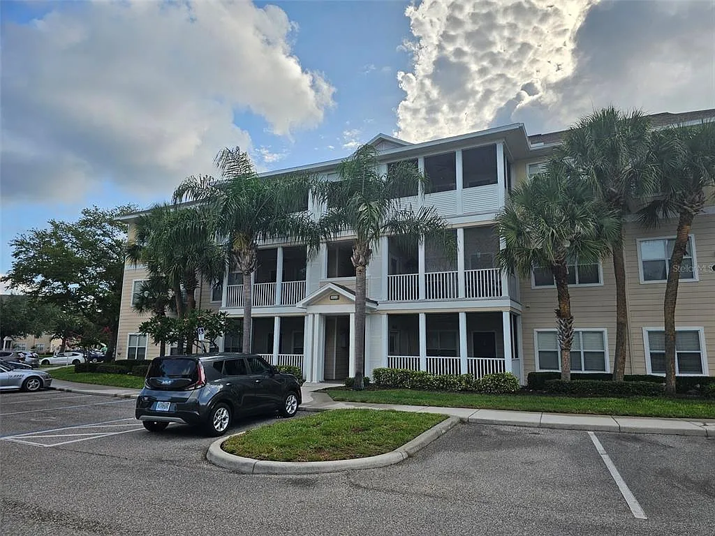 3 bed, 2.0 bath, 1288 sqft, $1,700 — Photo 3