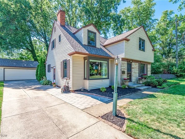 1121 Fresno Dr, Westlake, OH 44145