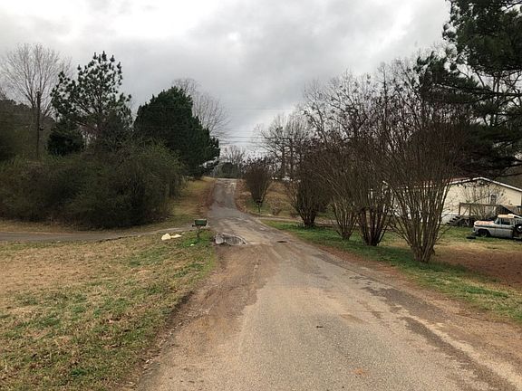 5th image of 770 Oak Dr E