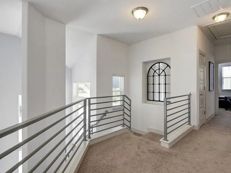 1400 Homespun Rd — Photo 4