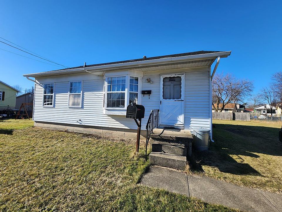 1st image of 102 Parker Cir