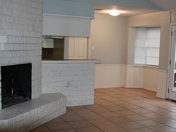 3rd image of 7611 Beech Cove Ln