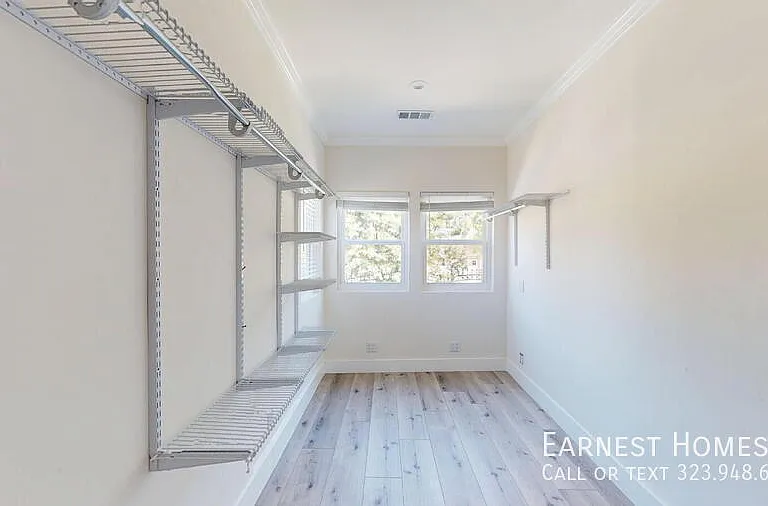 1307 Waterloo St — Photo 16
