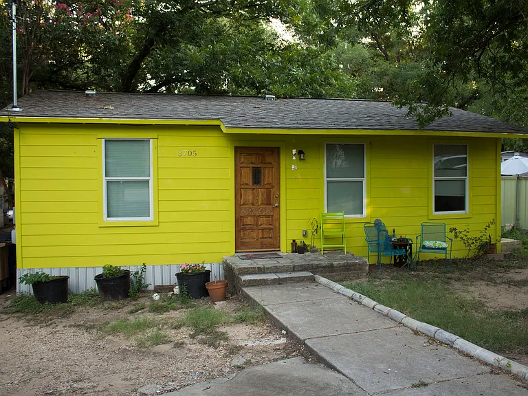 3705 Commerce St #A — Photo 1