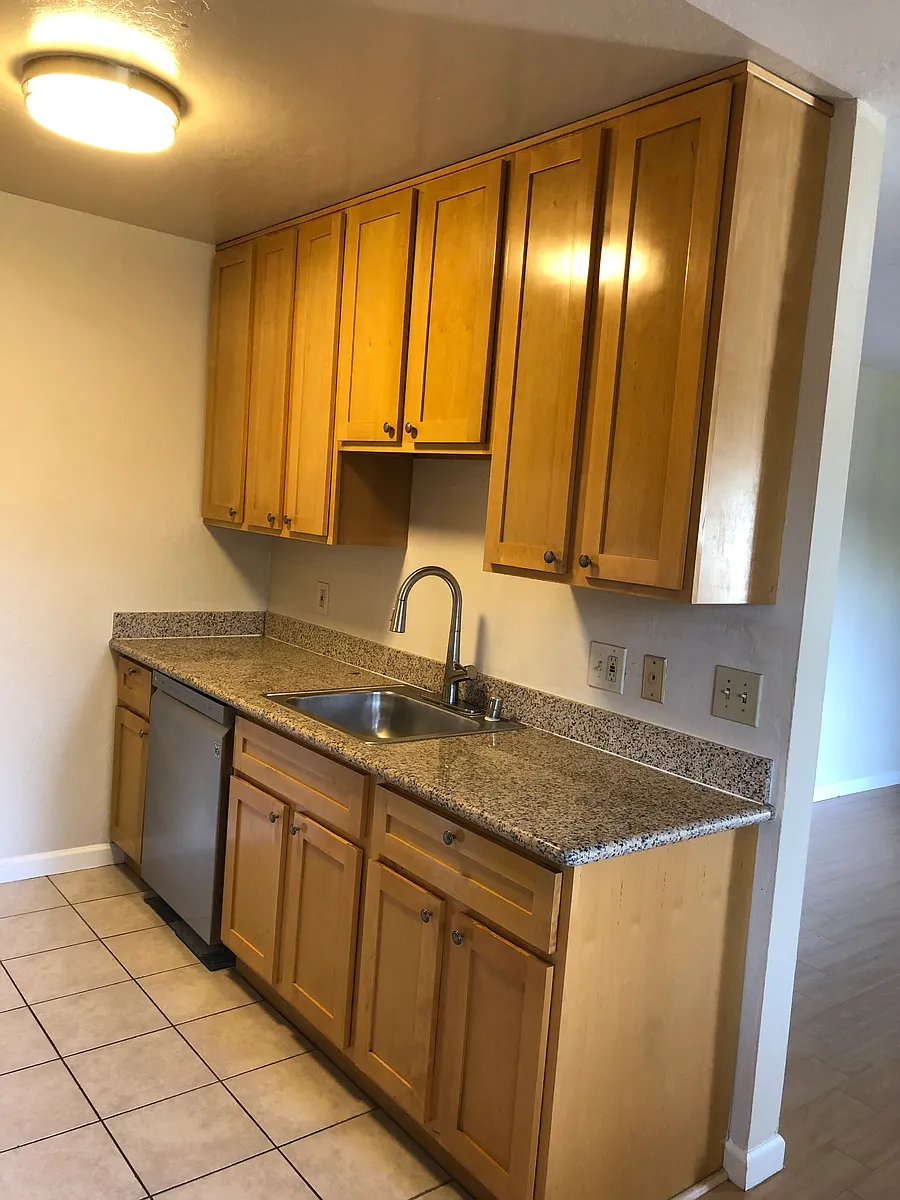 Building Photo - 1005 Boranda Ave #5