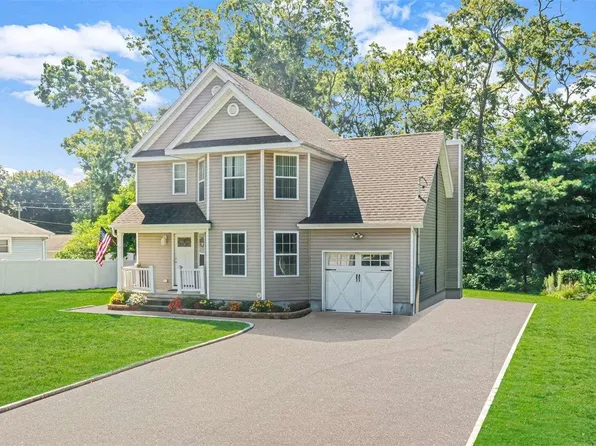 68 Carlton Avenue, Mastic, NY 11950