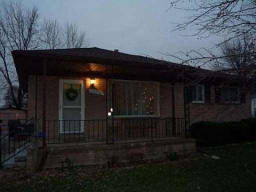 3rd image of 18530 Beechwood St