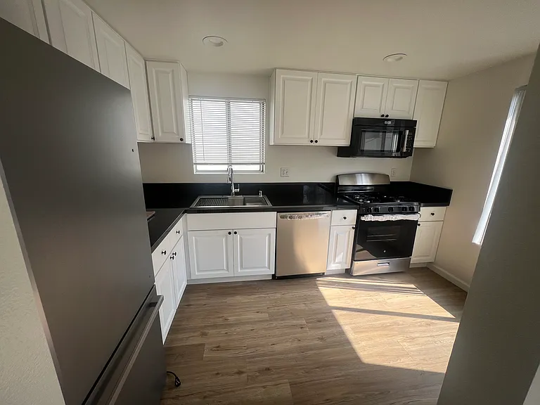 740 N Alfred St #204 — Photo 2