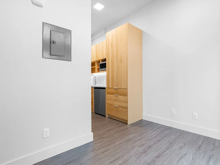 510 Broadway — Photo 15