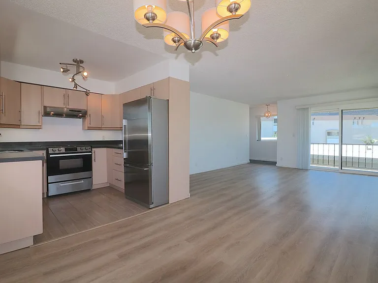 3990 Crown Point Dr — Photo 2