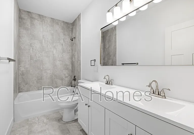 2739 Guilford Ave #D — Photo 9