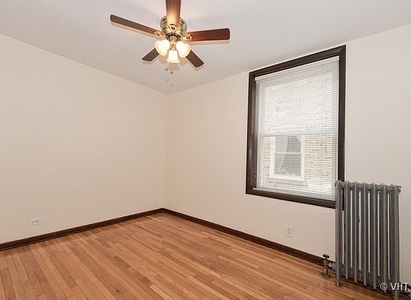 3rd image of 6338 N Lakewood Ave
