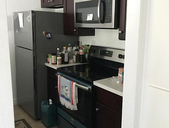 3rd image of 6016 Bixby Village Dr APT 44