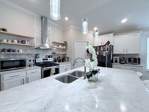 5th image of 171 Granite Ave
