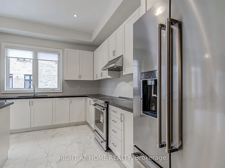 51 Lorrain Hand Cres — Photo 9