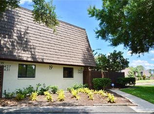 15425 W Pond Woods Dr, Tampa, FL 33618