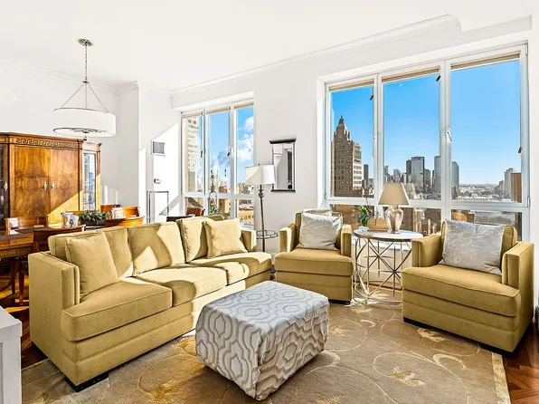 351 E 51st St #Ph7a, New York, NY 10022