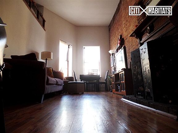 2nd image of 102 W 74th St APT 4A