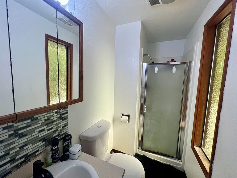1130 Hemlock Ct — Photo 12