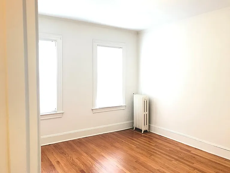 700 Farmington Ave #A1 — Photo 4
