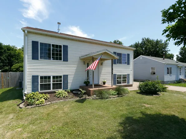 614 6th St, Colona, IL 61241
