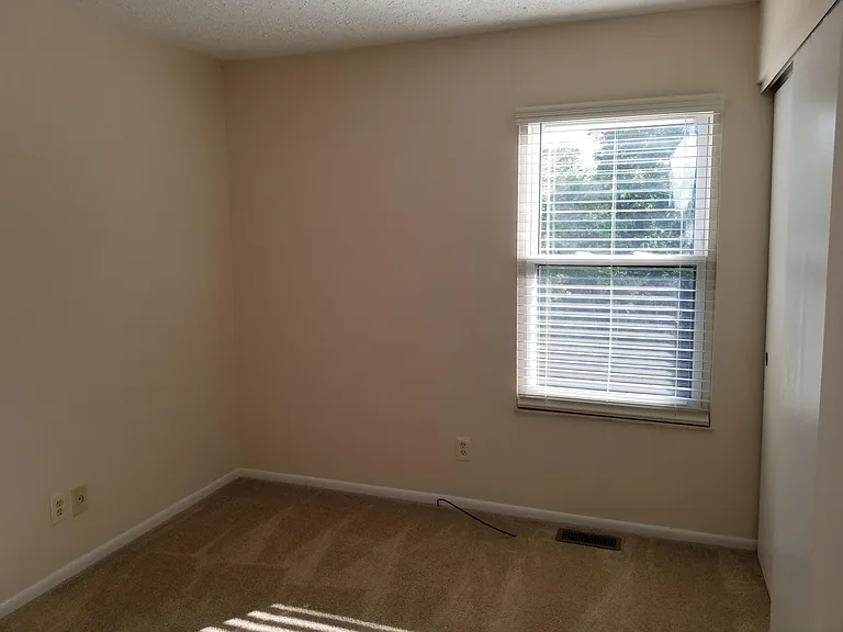 6194 Ridgewood Ct — Photo 5