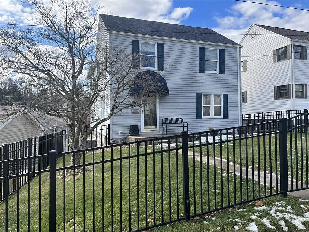 173 Carnation St photo 1