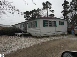 301 Oak St, Tawas City, MI 48763