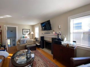 230 N Fenner Ave #3, Middletown, RI 02842