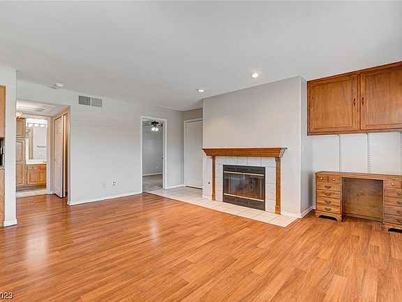 3rd image of 701 Capri Dr Unit 9B